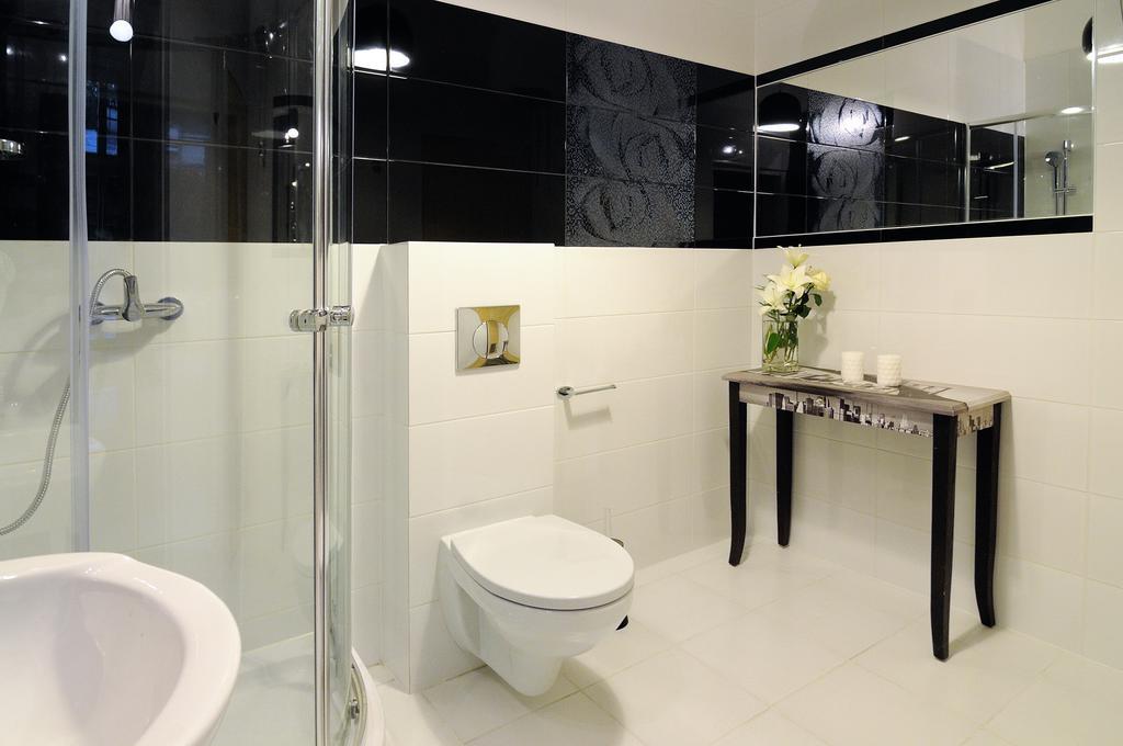 Hollywood Hostel Krakow Bagian luar foto